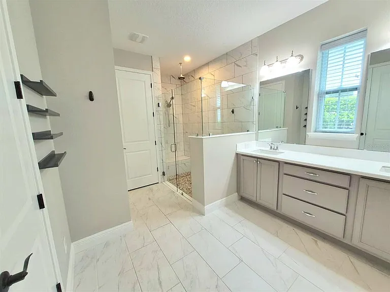 8521 Dubochet St — Photo 13