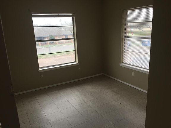 2nd image of 1803 Washington Ave APT 5