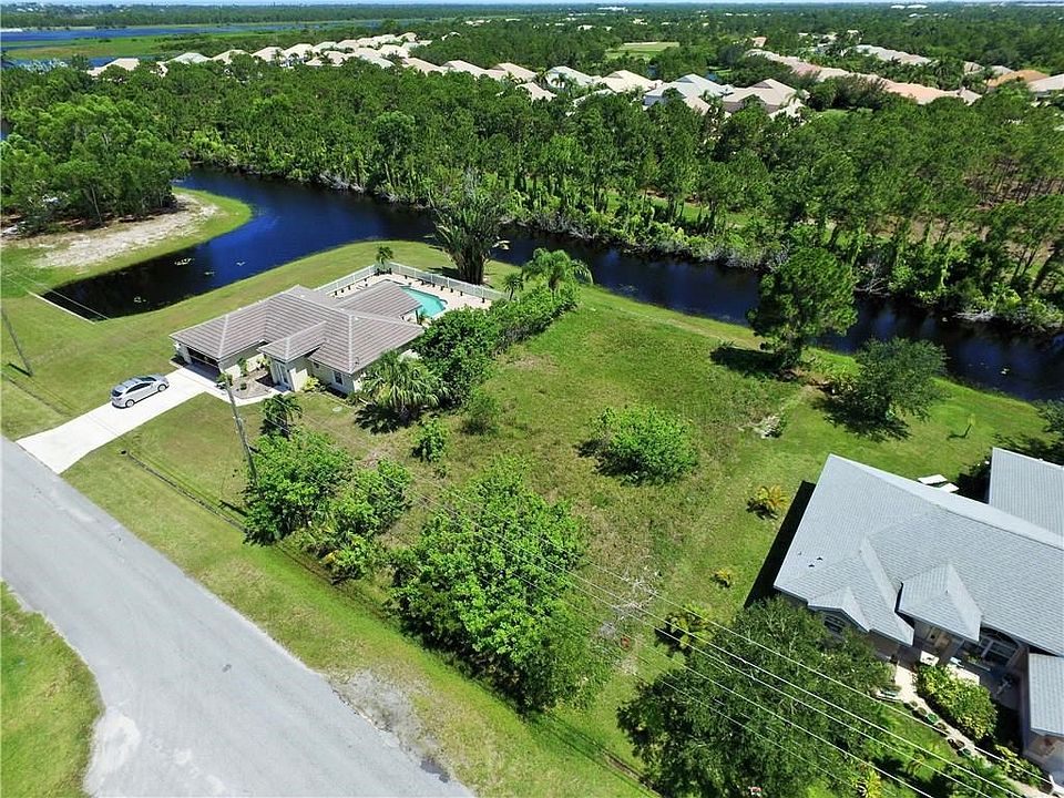 1st image of 2594 SE South Blackwell Dr