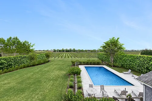 28 Winding Way Photo 1