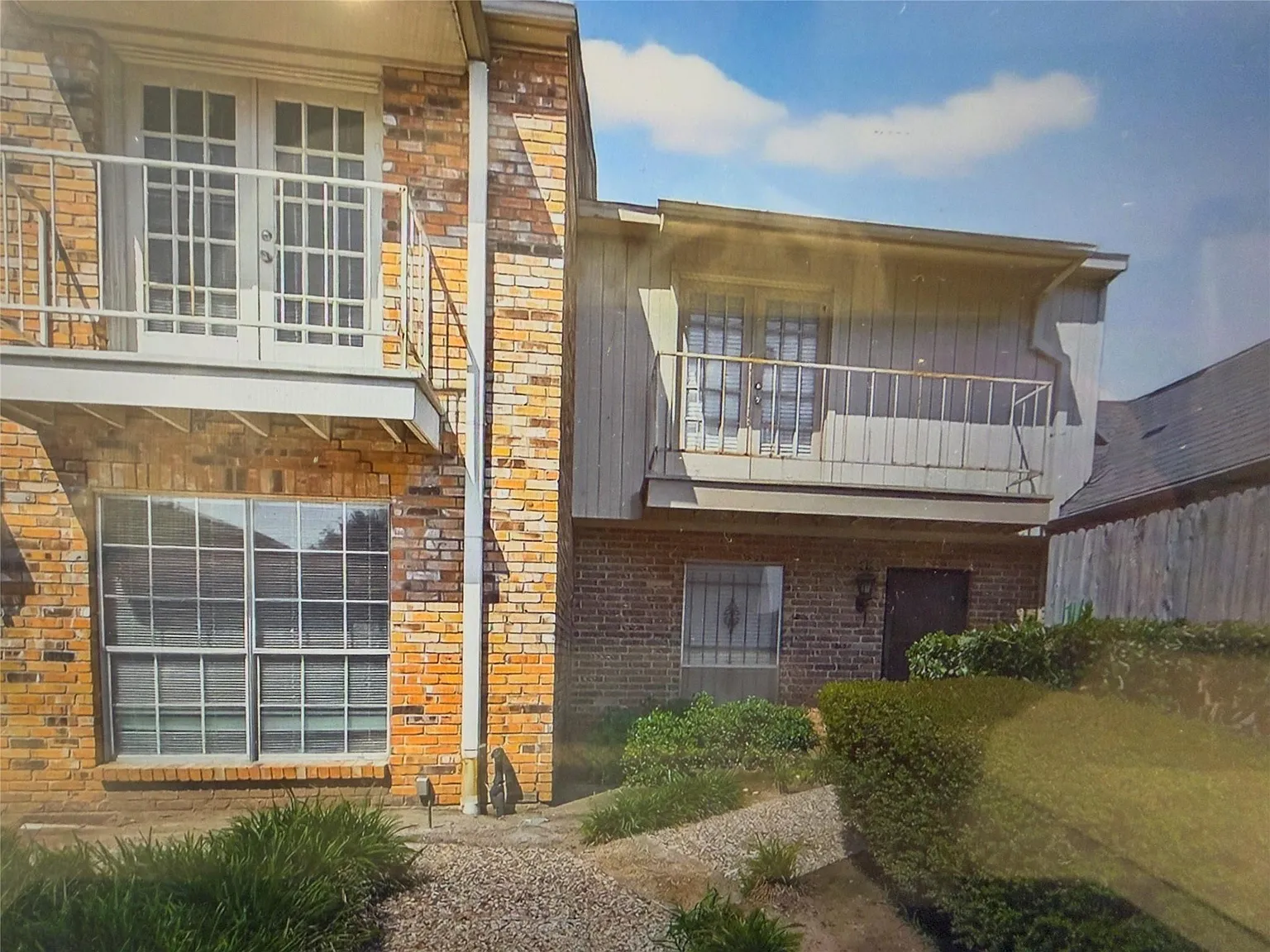 2 bed, 1.5 bath, 1152 sqft, $1,600 — Photo 1