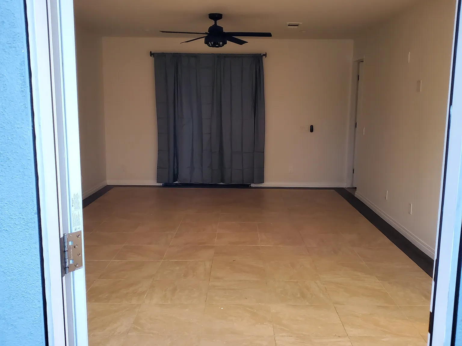 2 bed, 890 sqft, $2,499 — Photo 2