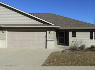 2317 Pinestar Ln SE, Rochester, MN 55904