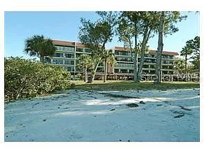 Building Photo - 2700 Bayshore Blvd #11309