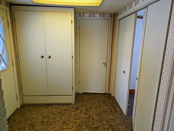 3rd image of 5109 Oak Center Dr