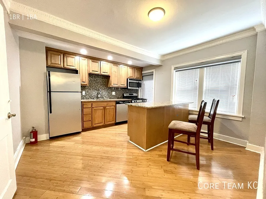 Updated 1 Bedroom at Robert Louis Stevenson — Photo 1