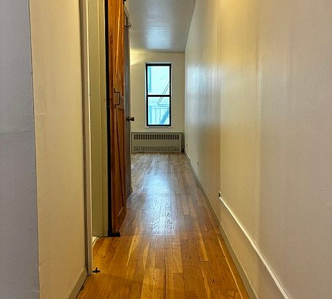3rd image of 209 E 81st St #4C
