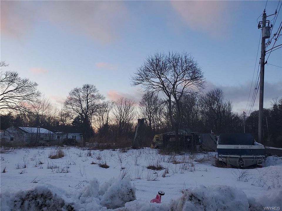 2nd image of 6998 Woodcliff Dr