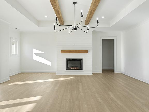 5th image of 1048 Weatherly Switch Rd SW