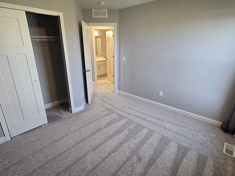 Upper Bdrm 2