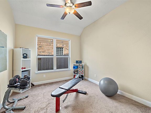 3rd image of 4853 Palomar Ln