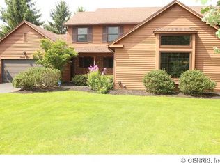 23 Simsbury Ln, Pittsford, NY 14534