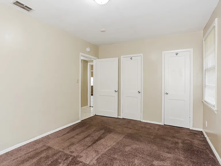 2025 Prospect St E — Photo 8
