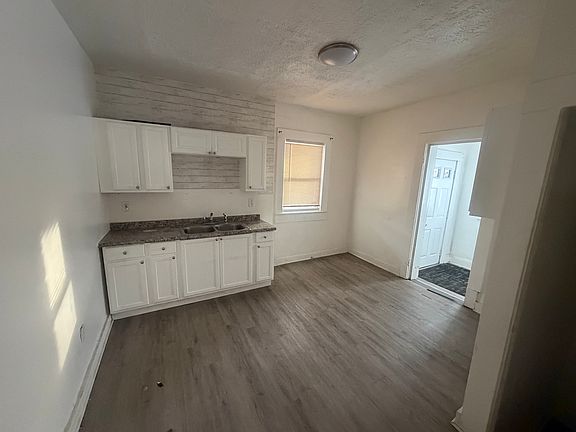 4th image of 1125 E 99th St #A
