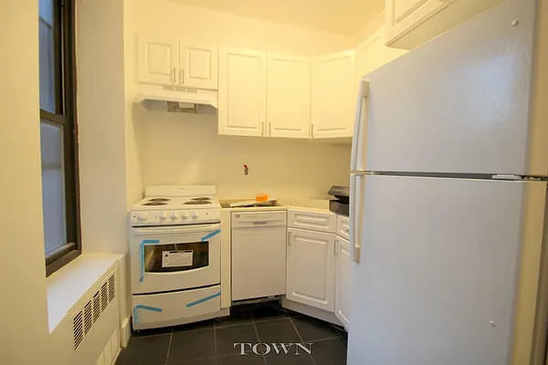 Rented by Town Residential | media 30