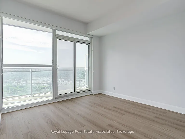 33 Shore Breeze Dr #2803 — Photo 6