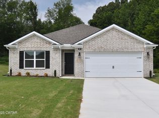 67 Vintage Grove Rd, Jackson, TN 38305