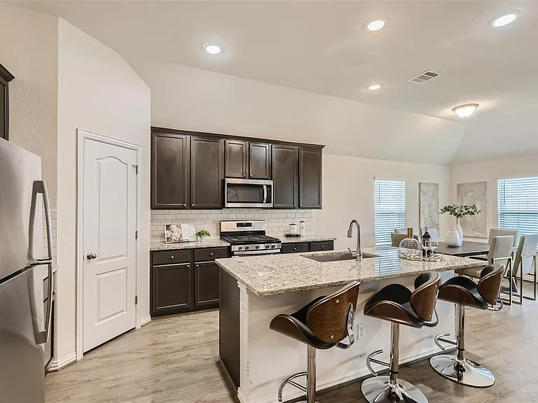 5867 San Savino Dr — Photo 8