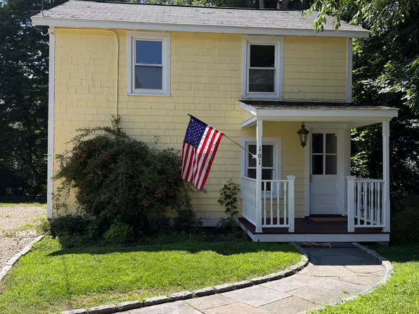 161 Barry Ave, Ridgefield, CT 06877