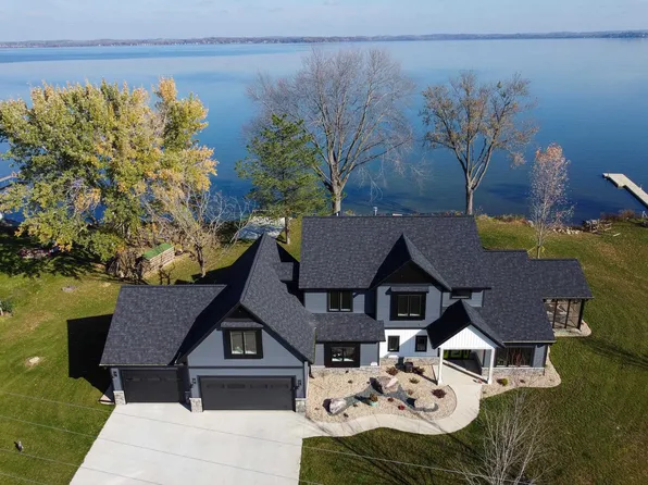 1984 Barber Dr, Stoughton, WI 53589