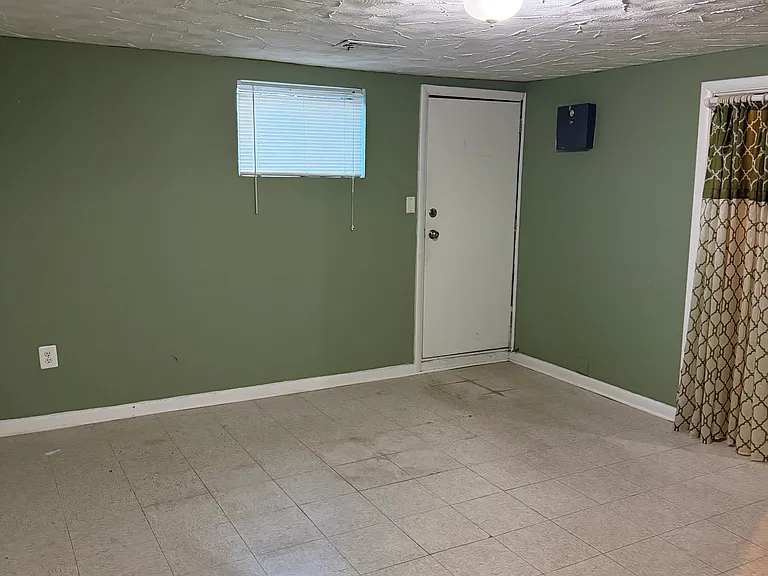973 Regina Dr — Photo 7