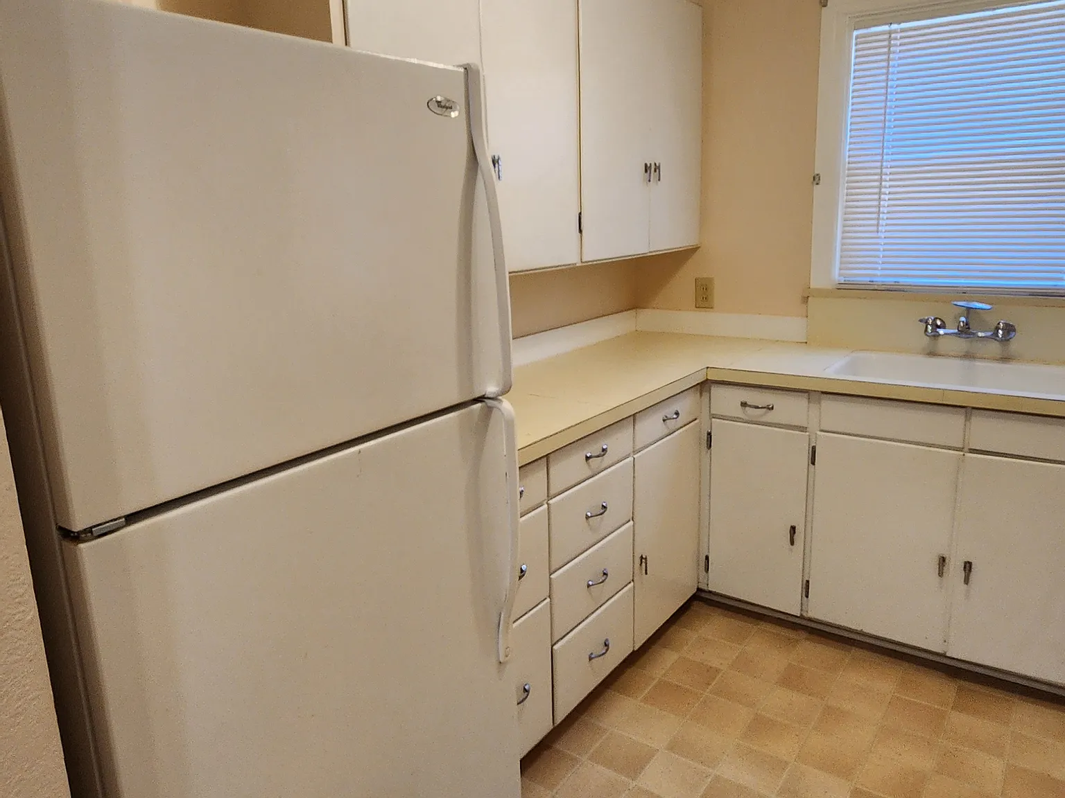 1 bed, 700 sqft, $1,250 — Photo 4