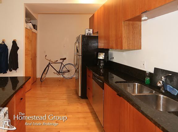 5th image of 1407 N Wicker Park Ave #01