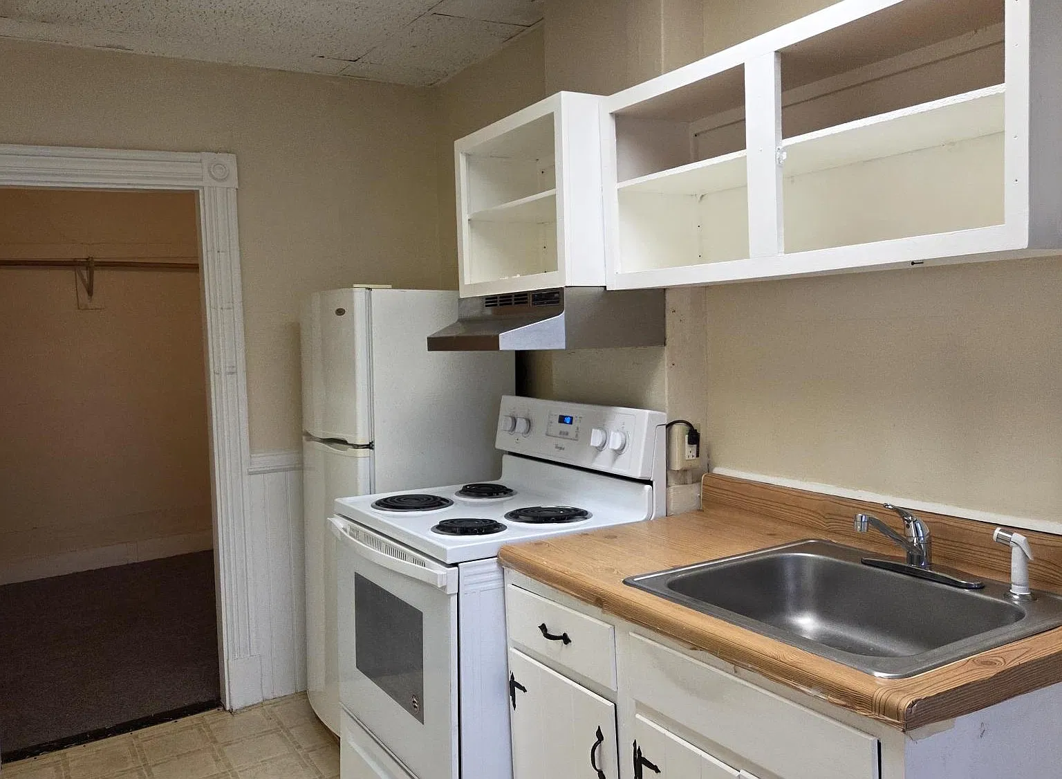 1 bed, 450 sqft, $1,300 — Photo 2
