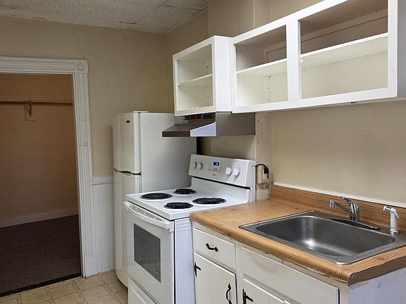 2nd image of 387 Main St #204