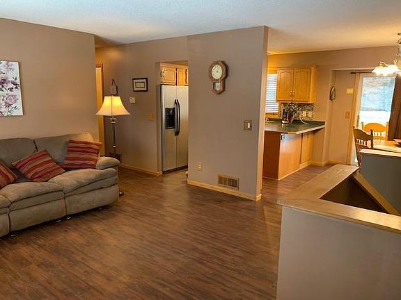 4th image of 6122 Pecan St