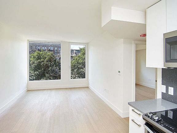 3rd image of 542 W 153rd St #604-1