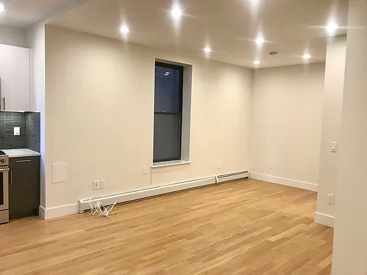 Rented by Vertical Real Estate LLC | media 3