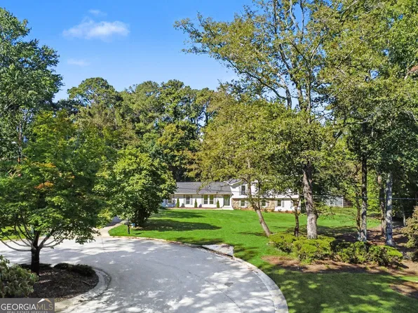 3852 Chattawood Dr, Duluth, GA 30096