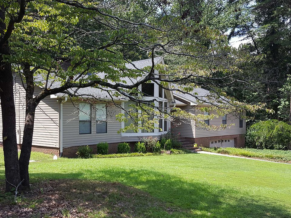 2nd image of 626 12th Court Cir