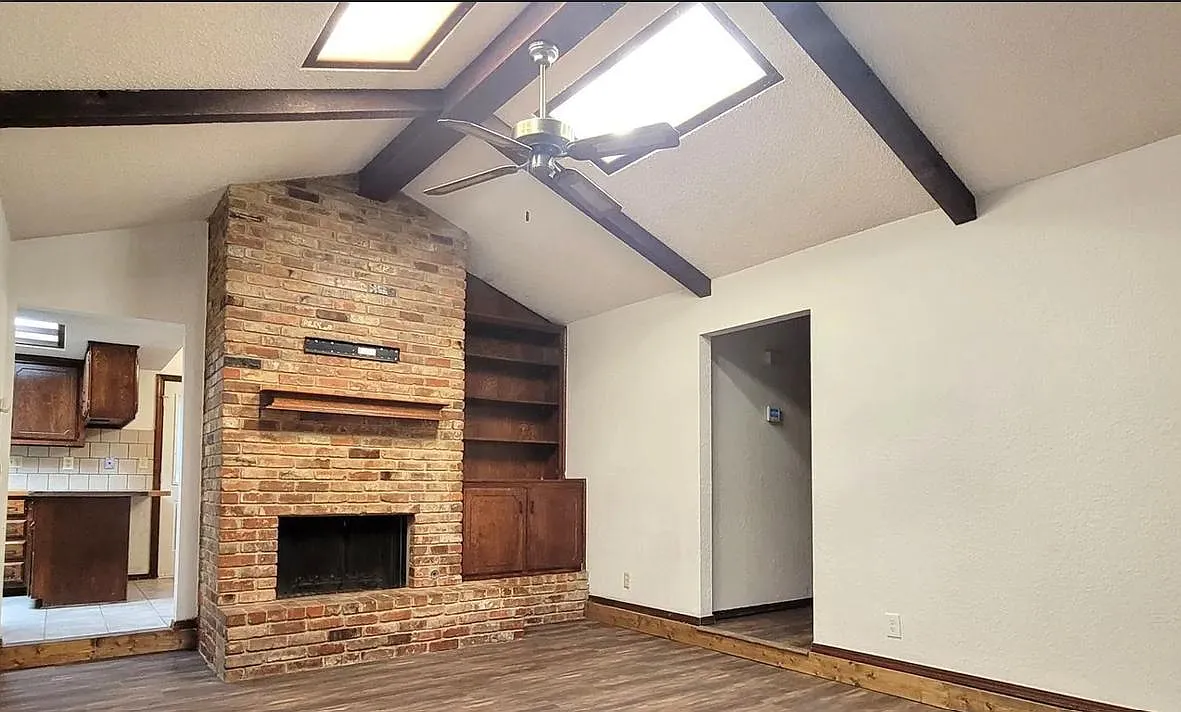3 bed, 1268 sqft, $1,290 — Photo 2