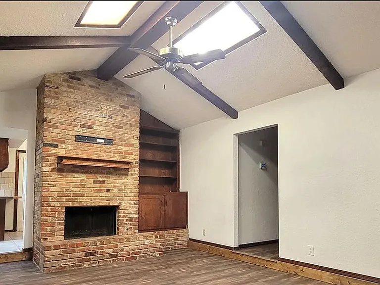 808 N Markwell Ave — Photo 2