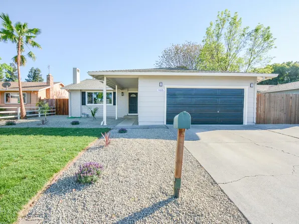 905 W F Street, Dixon, CA 95620