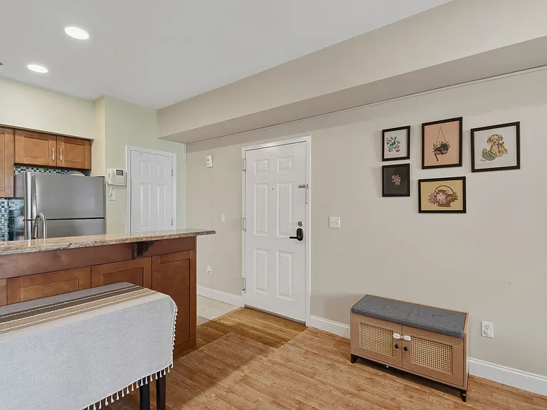 416 Grand St #3B — Photo 5