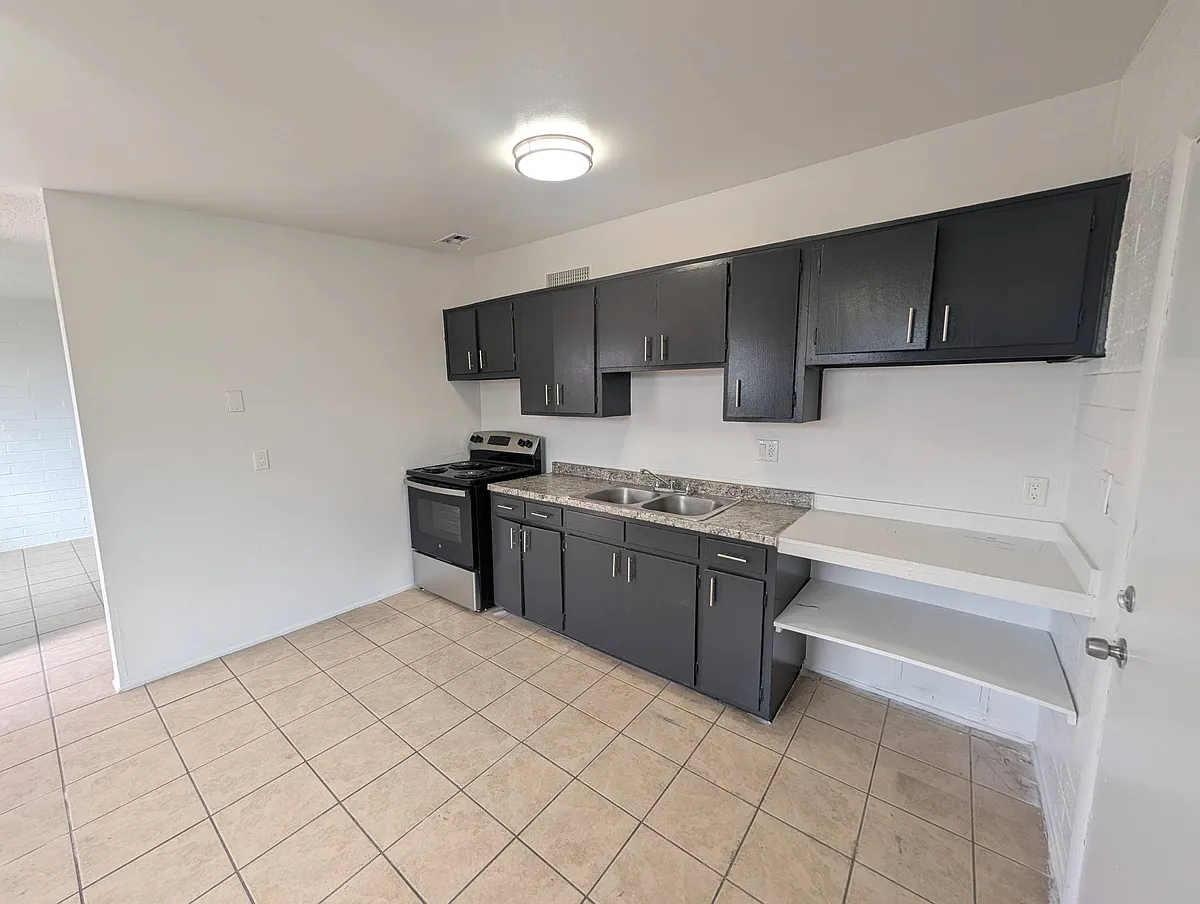 Building Photo - 3240 N Geronimo Ave #7