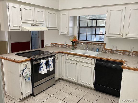 4th image of 1709 N Oakview Ct