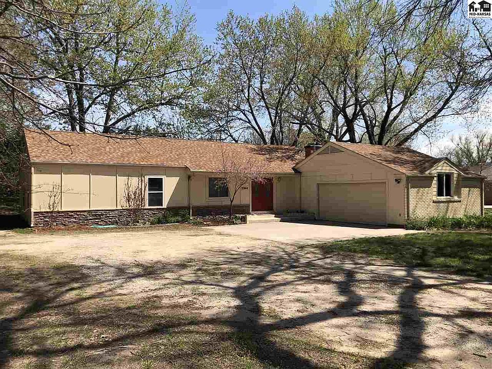1st image of 2904 N Meadowlake Dr