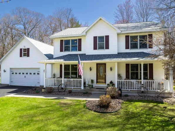 N1900 Woodridge Dr, Marinette, WI 54143