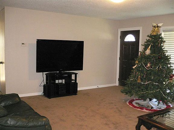4th image of 9246 Yorkridge Dr