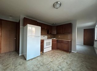 30 Hart Cir APT 9, Waterbury, CT 06705