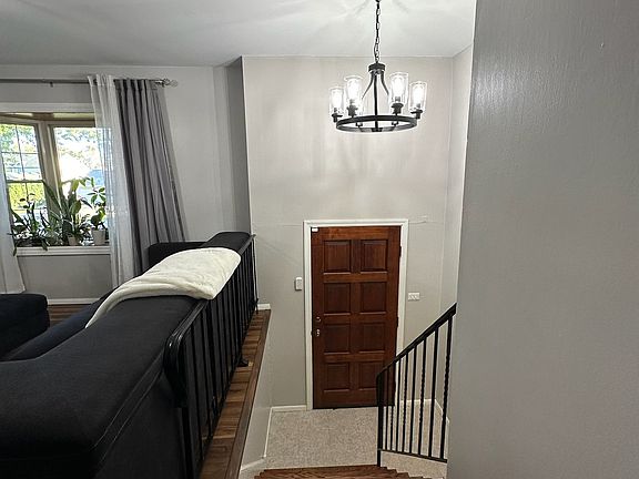 3rd image of 160 W Fullerton Ave