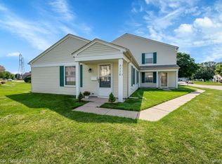 3116 Beechtree Ct, Lake Orion, MI 48360