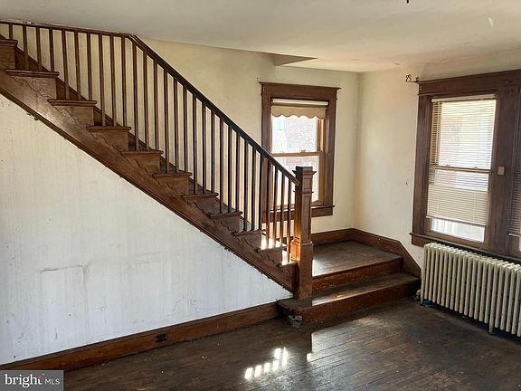 3rd image of 3505 24th St NE