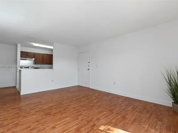 15600 SW 80th St #L-203, Miami, FL 33193