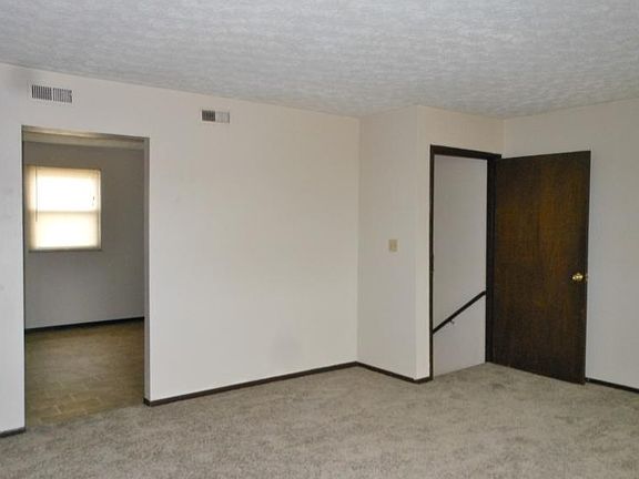 4th image of 201 Anthony Dr APT A