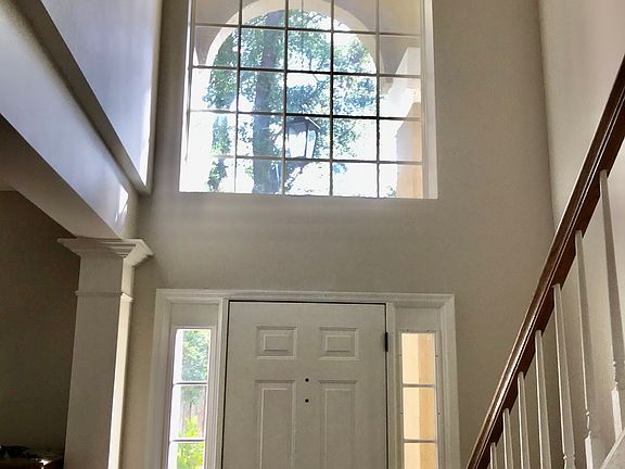 2nd image of 250 Oak Park Pl